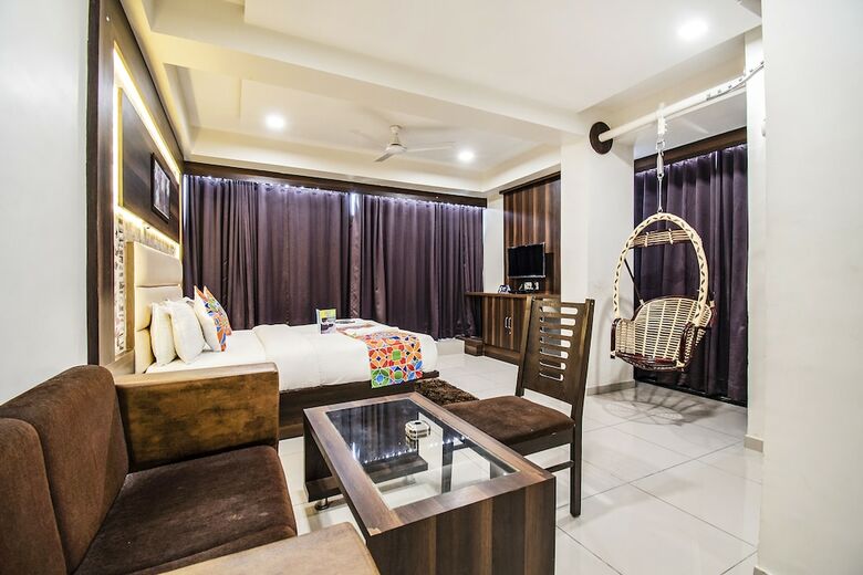 Fabhotel Royal Residency Sama- Savli Rd
