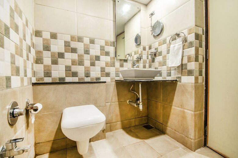 Fabhotel Royal Residency Sama- Savli Rd