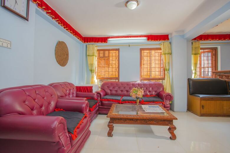 Hotel Oyo 241 Nytapola View Guest House
