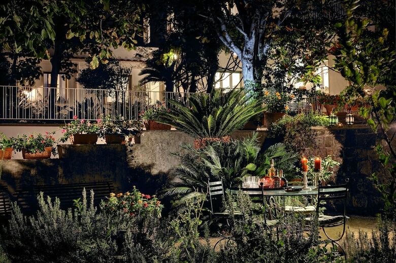 Villa La Casa Bianca - Pool And Garden