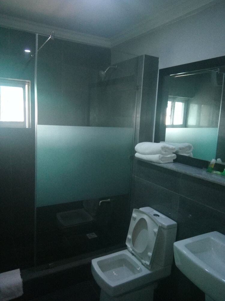 Neocourts Hotel