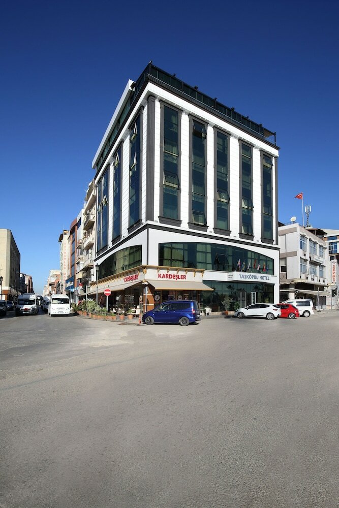 Ta?k�pr� Hotel
