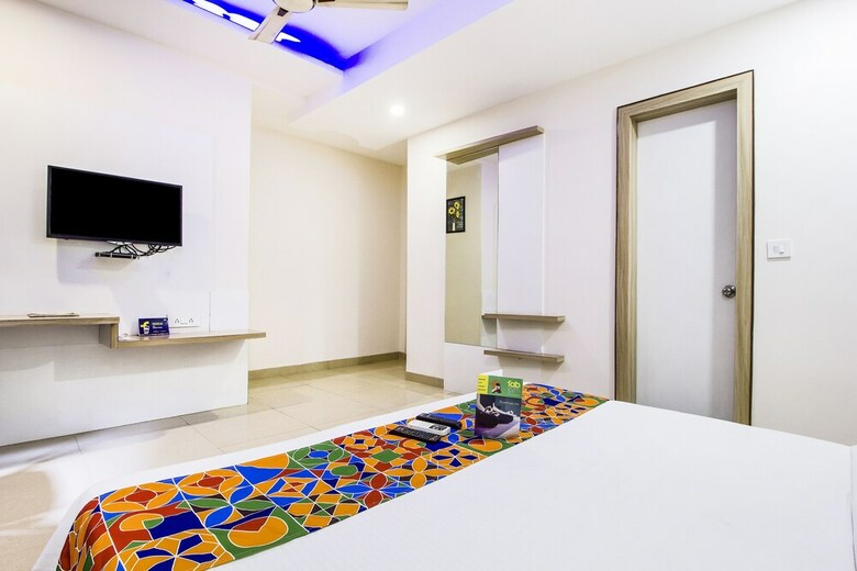 Fabhotel The A Park Lashkar