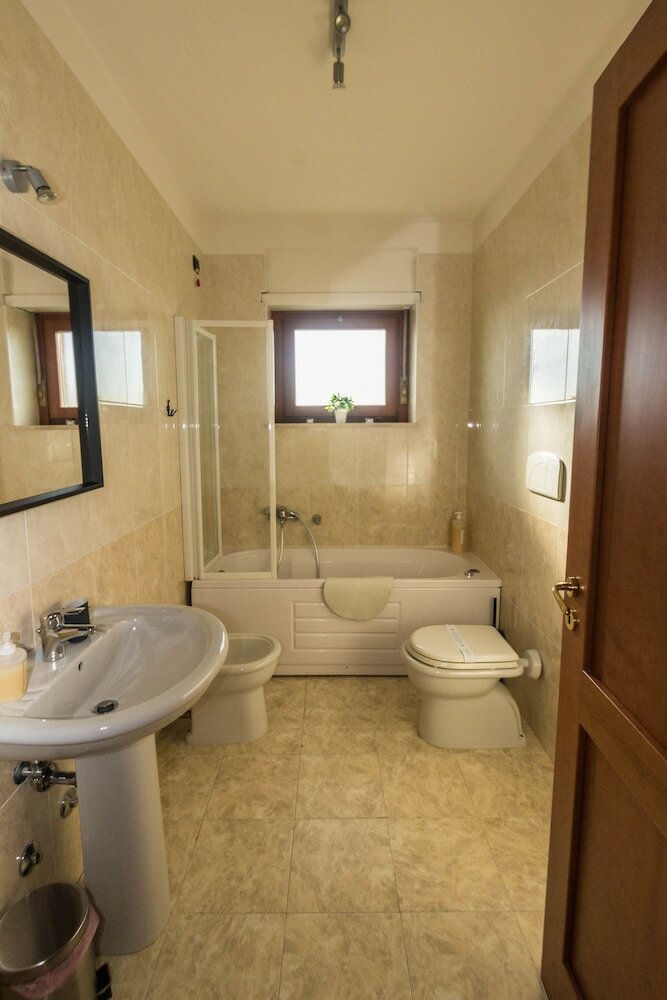 Hotel Leonardo Rome Holidays