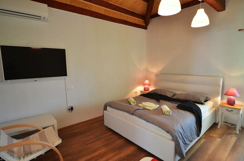 Graziella Apartments