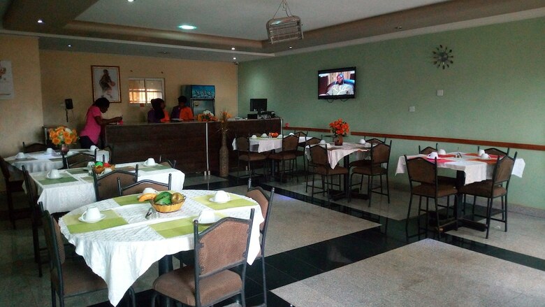 Mataan Hotel  Suites
