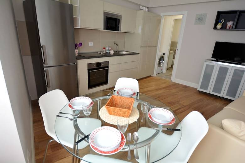 Fortezza White Apartment