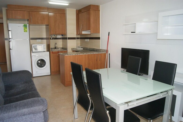 Apartamentos Marineu Atenea Playa Romana