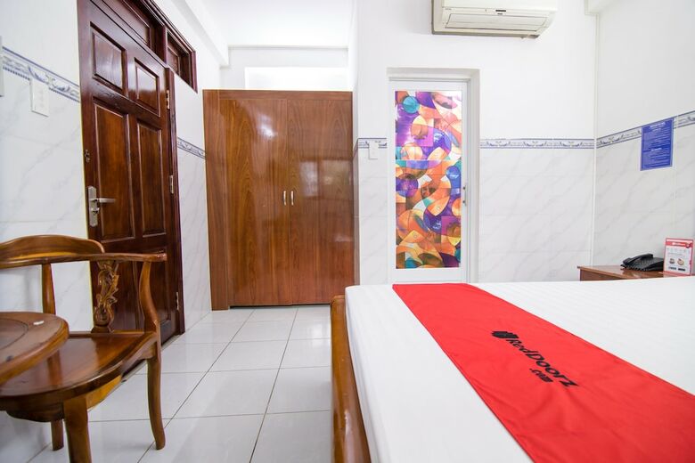 Hotel Reddoorz Near Bau Cat Residence