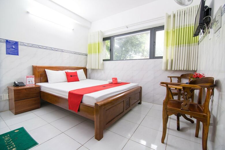 Hotel Reddoorz Near Bau Cat Residence
