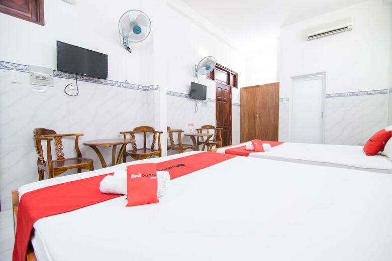 Hotel Reddoorz Near Bau Cat Residence