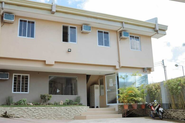 Hotel Reddoorz Plus @ Hernan Cortez Cebu