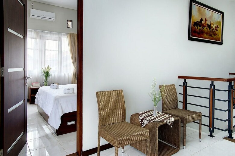 Bed & Breakfast Omah Garuda Homestay