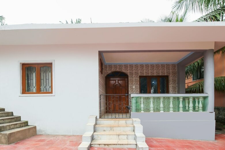 Oyo 15529 Home Decent 2bhk Candolim