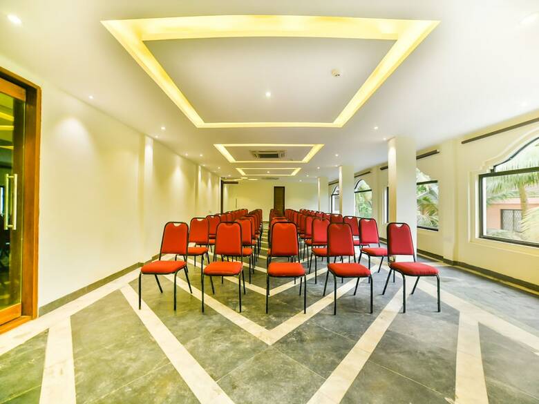 Oyo 16096 Flagship Purushottam Hotel Mapusa