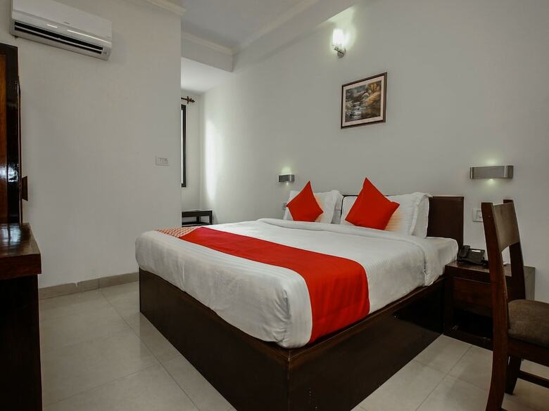 Hotel Oyo Flagship 15357 Ahinsha Cicle