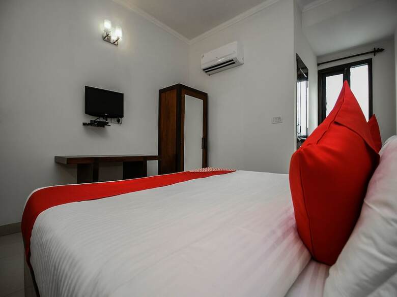 Hotel Oyo Flagship 15357 Ahinsha Cicle
