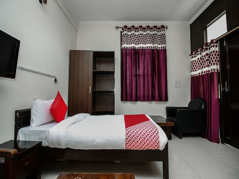 Hotel Oyo Flagship 15357 Ahinsha Cicle