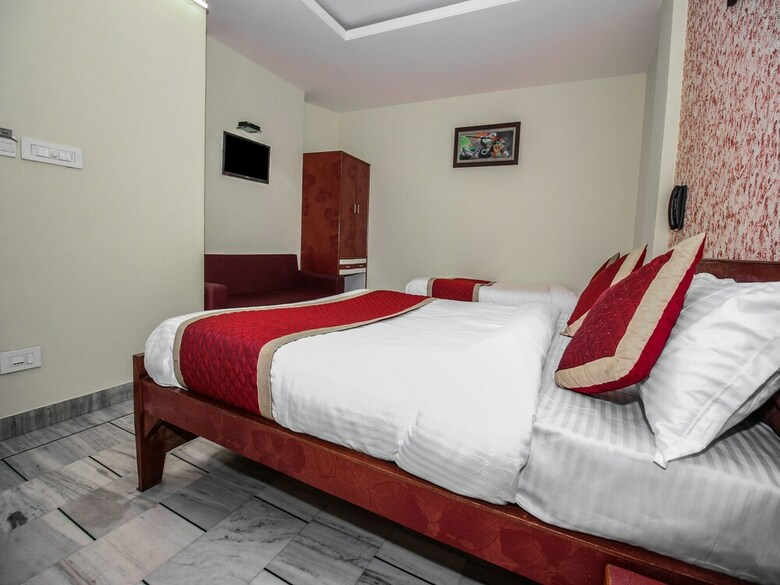 Oyo 15242 Hotel Rathi Palace