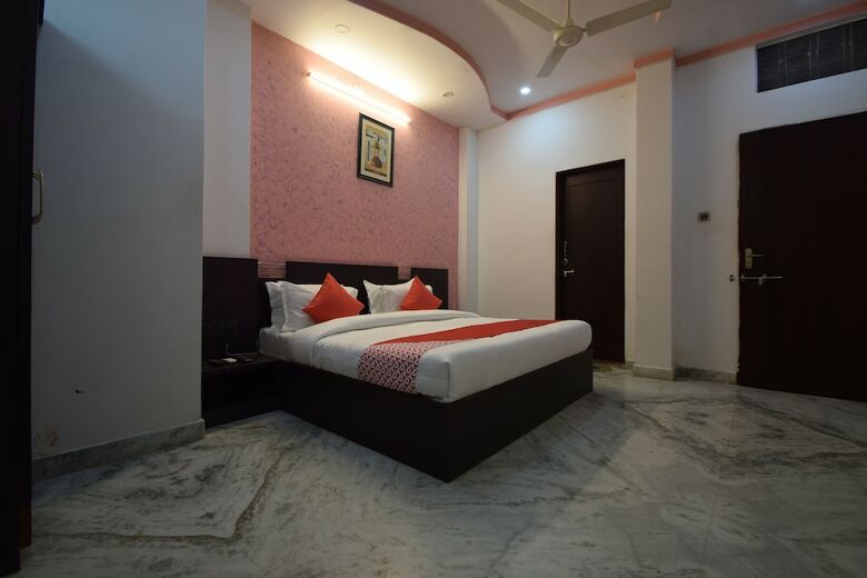 Oyo 18321 Hotel Royal Sanj