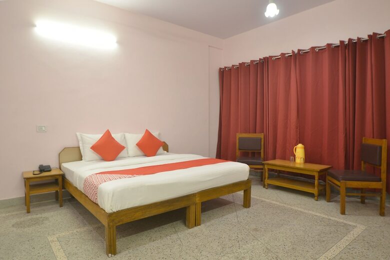 Hotel Oyo 19597 Pink Palace