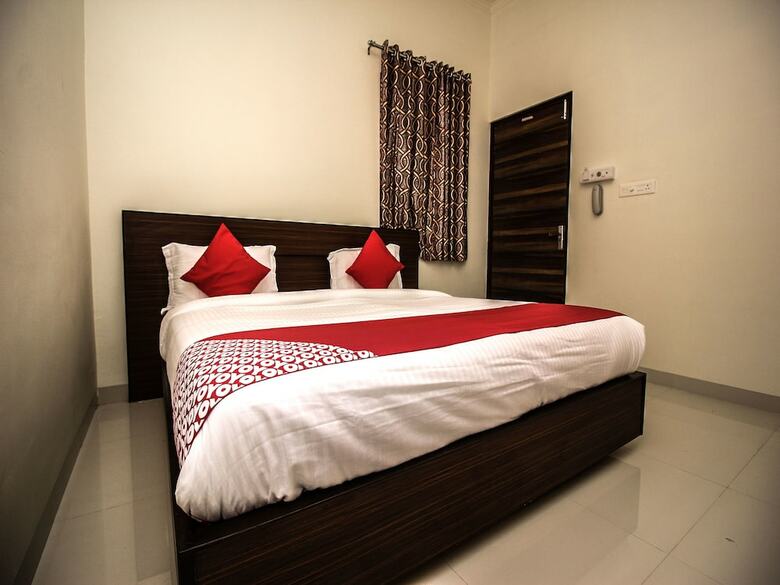 Oyo 17241 Hotel Mayra