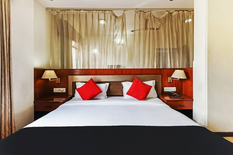 Capital O 18514 Hotel Royal Empire