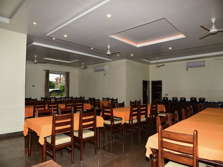 Hotel Oyo 16381 Htl Shivani