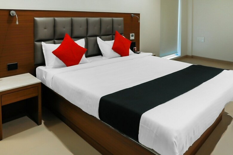 Capital O 18735 Hotel Ranjeet