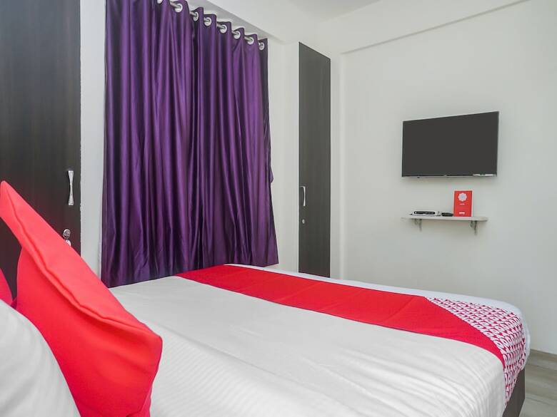 Hotel Oyo 16007 Sk Executive