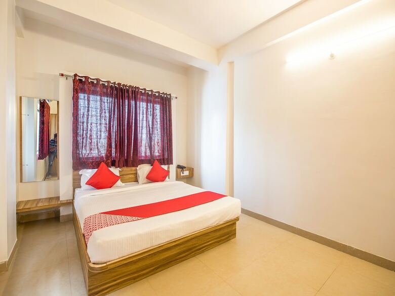 Hotel Oyo 13168 Primrose Regency