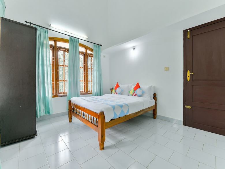Oyo 17351 Home Hill View 3bhk Chembothara
