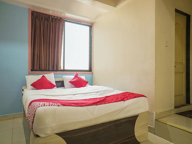 Oyo 12501 Hotel Krishna Palace