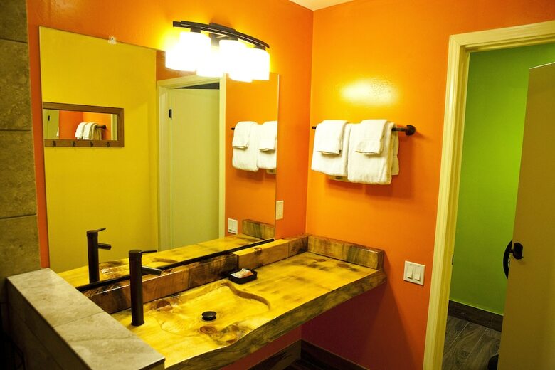 Nomads Hotel
