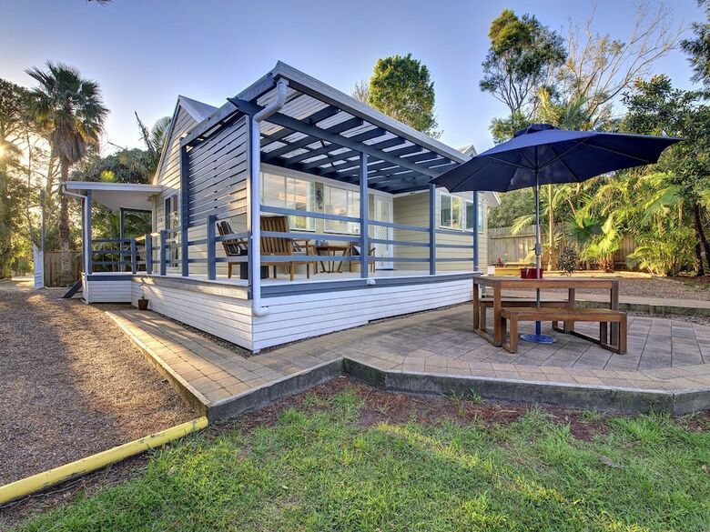 Pine Cottage, 5a Nelson Street