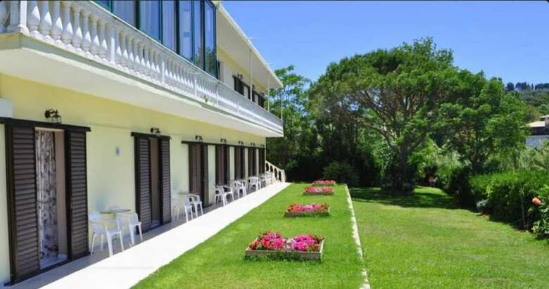 Family Studios Aparthotel