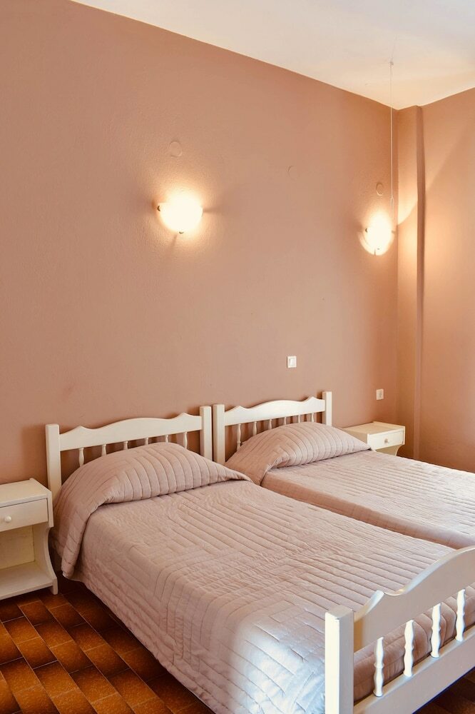 Family Studios Aparthotel