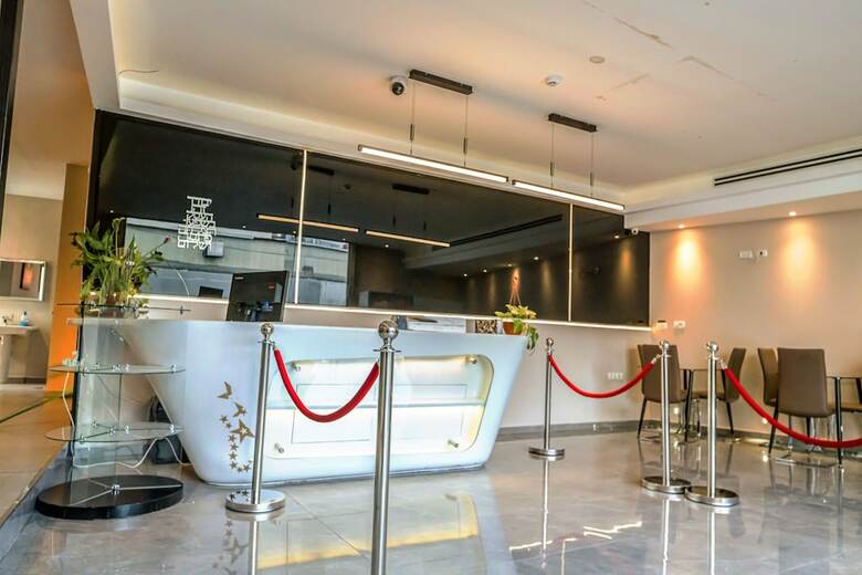 Lago Suites Hotel