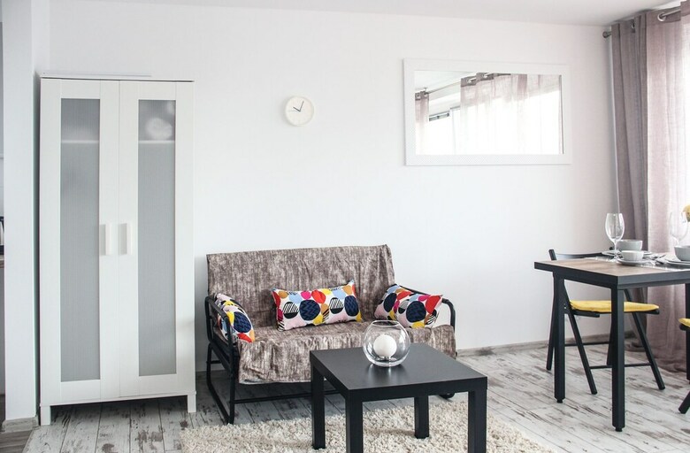 Sunny City Center Apartment