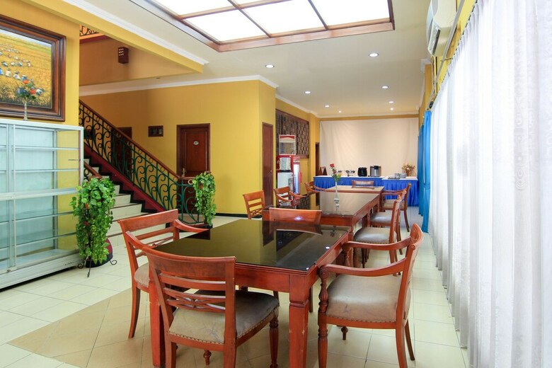 Hotel Oyo 109 Pucangkerep Residence