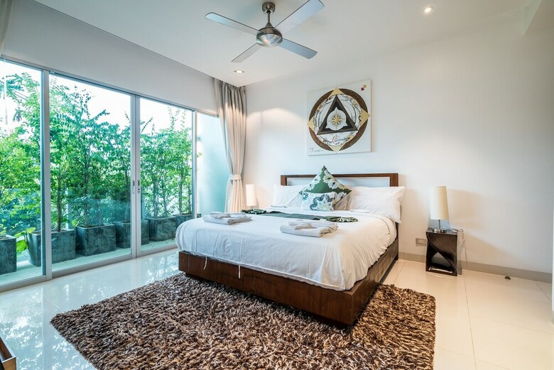 Parinda Villa In Naka Hills
