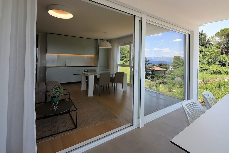Stylish Apartment 100m From The Beach