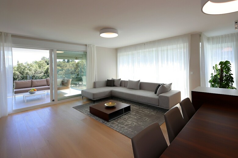 Stylish Apartment 100m From The Beach