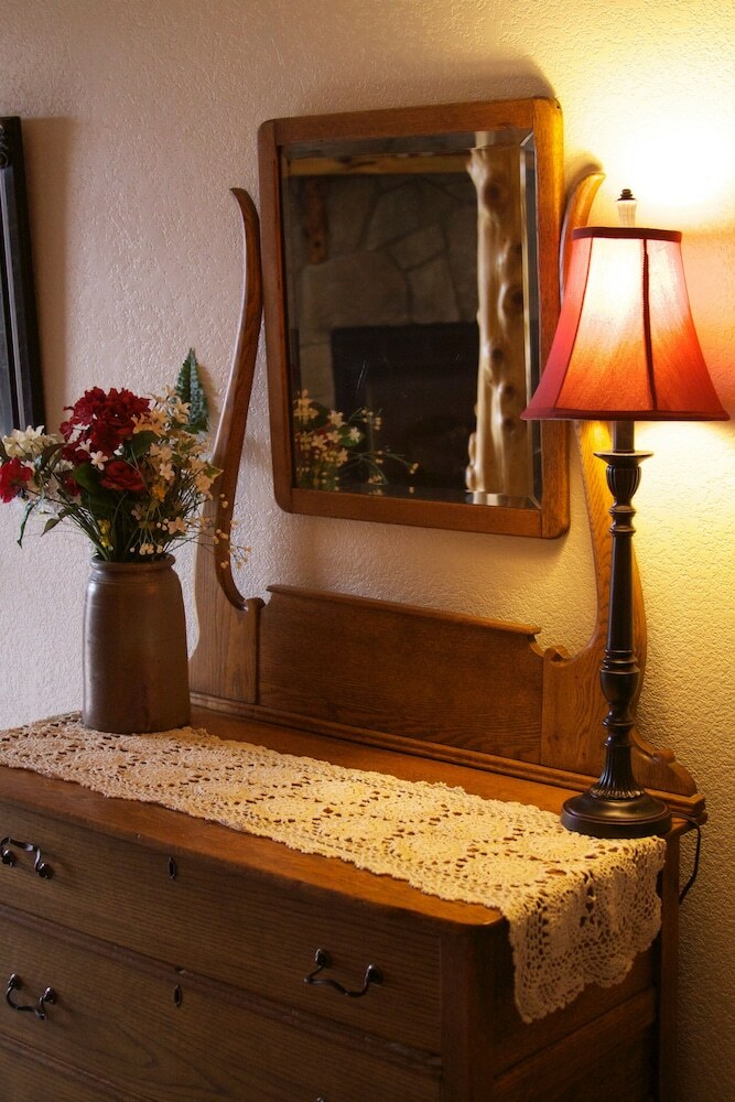 Crystal Cove Bed And Breakfast