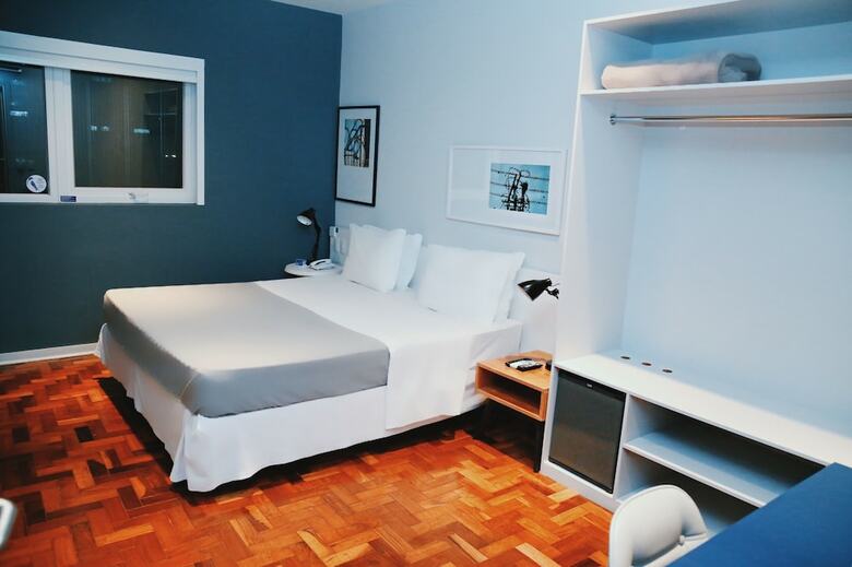 Hotel B�