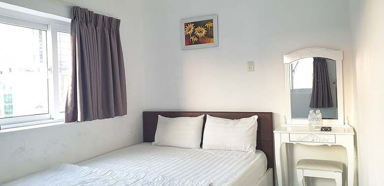The Phoenix 74 Hotel