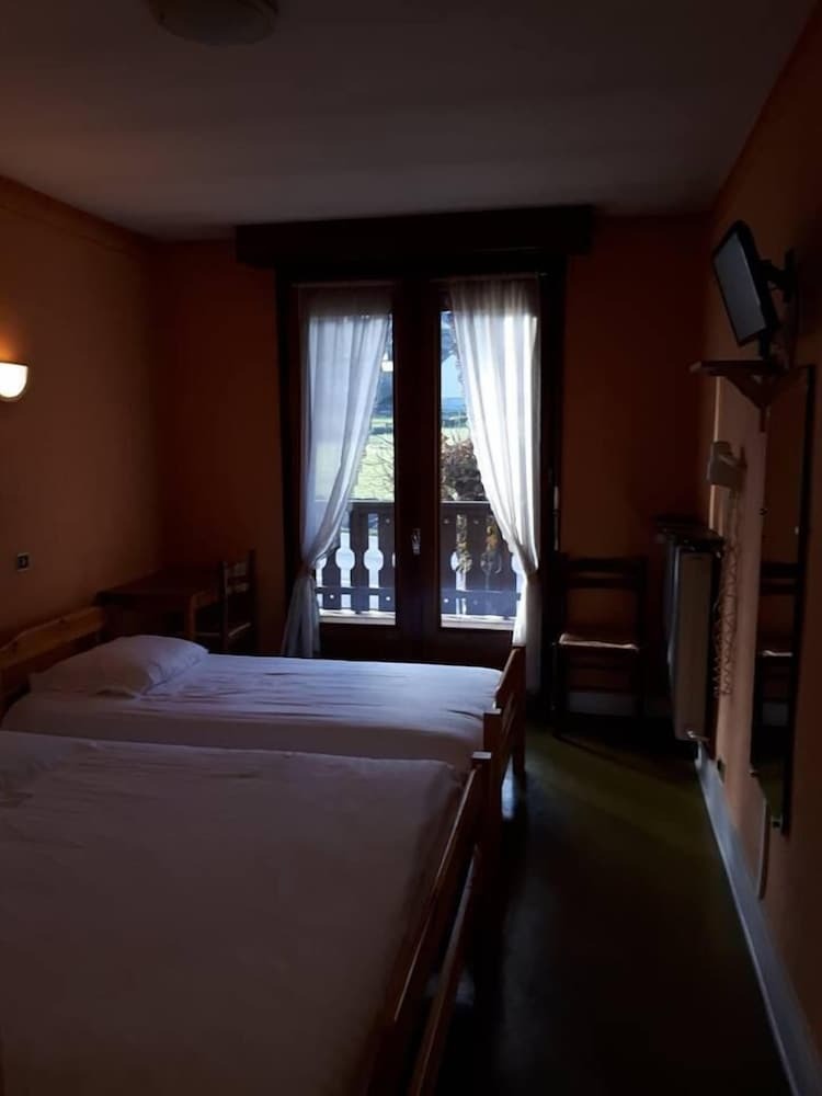 Hotel Au Logis de L' Arbizon