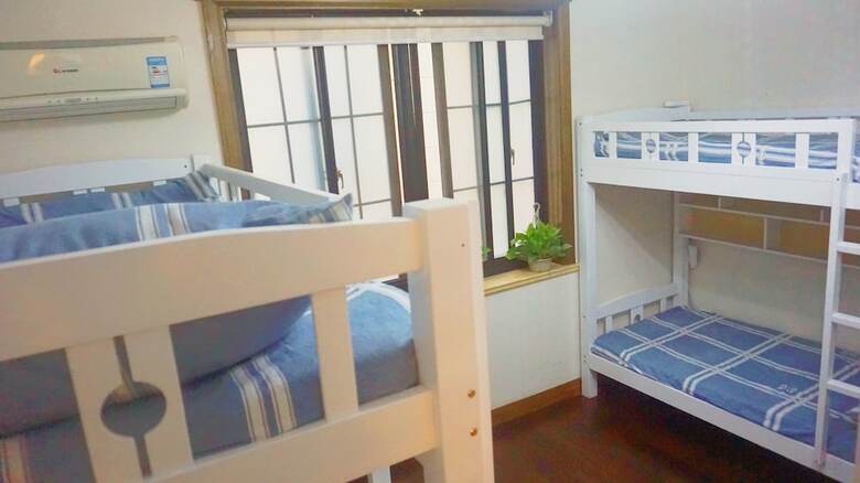 Hostal Flower Dream Youth Hostel