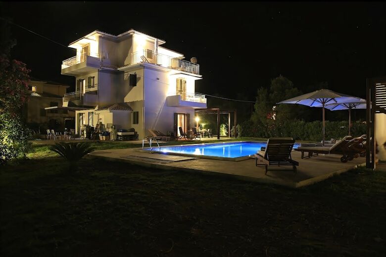 Hiend Beach Villa