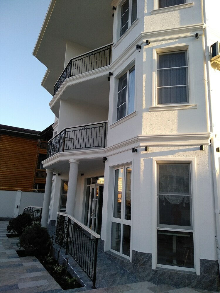 Blue Marine Hotel